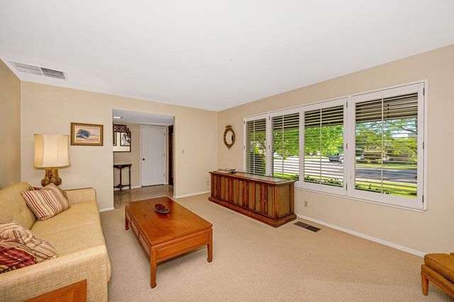 49 Saratoga Cir, Sacramento, CA 95864