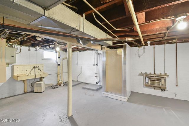 833 Kingston Avenue, Toledo, OH 43605