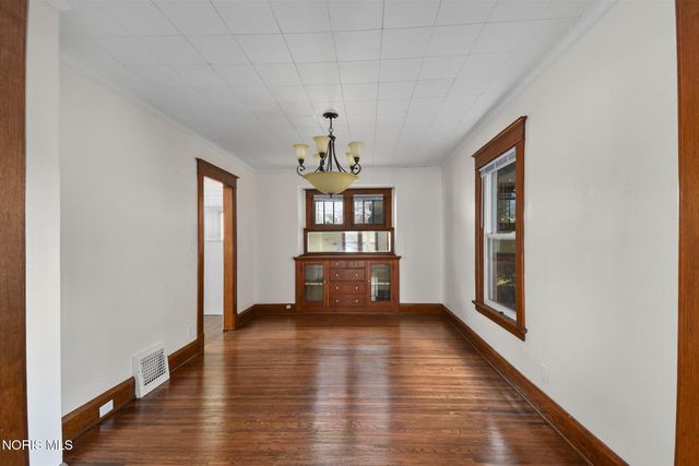 833 Kingston Avenue, Toledo, OH 43605