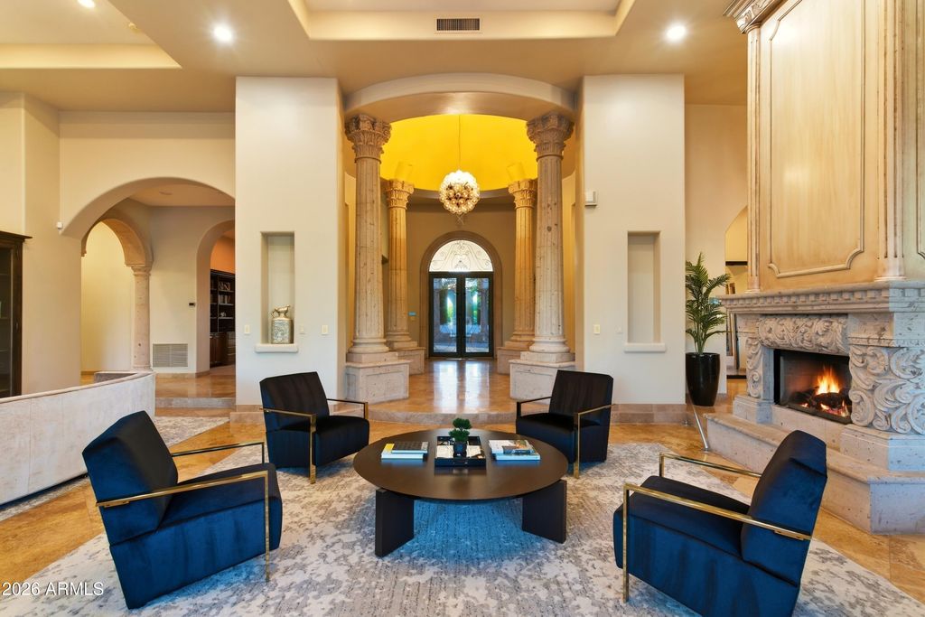 Image 10 of property listing at 9071 N 53rd Place, Paradise Valley, AZ 85253