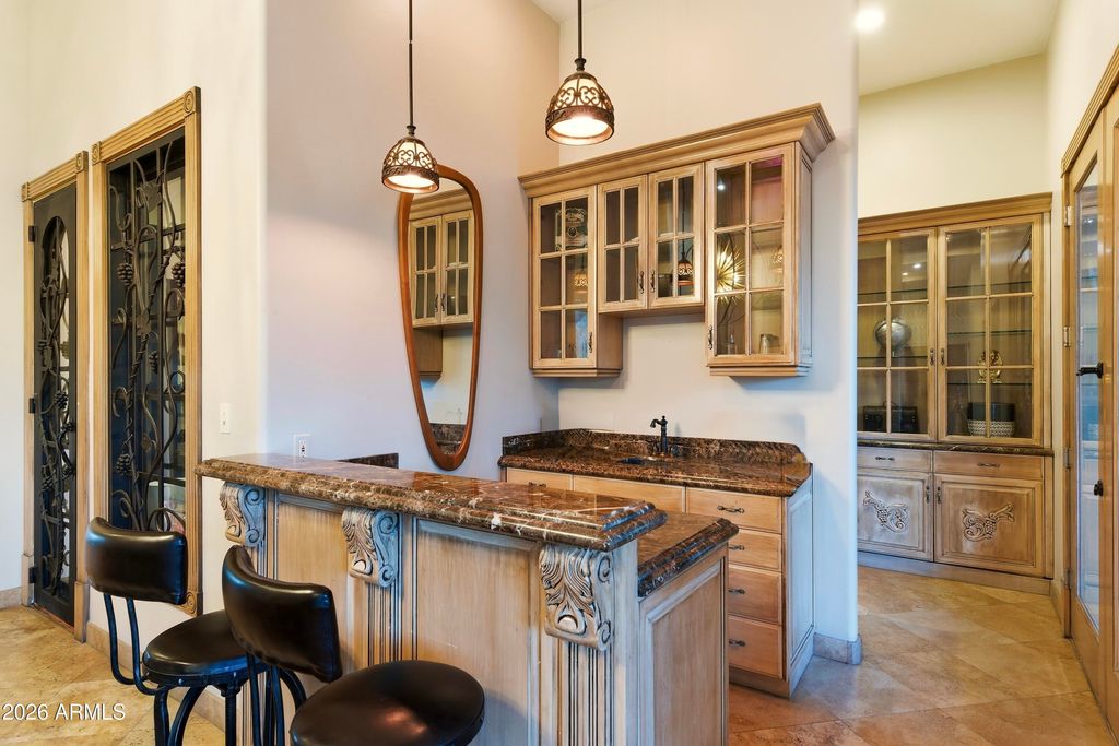 Image 13 of property listing at 9071 N 53rd Place, Paradise Valley, AZ 85253