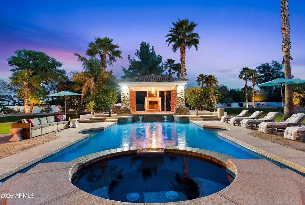 Image 21 of property listing at 9071 N 53rd Place, Paradise Valley, AZ 85253