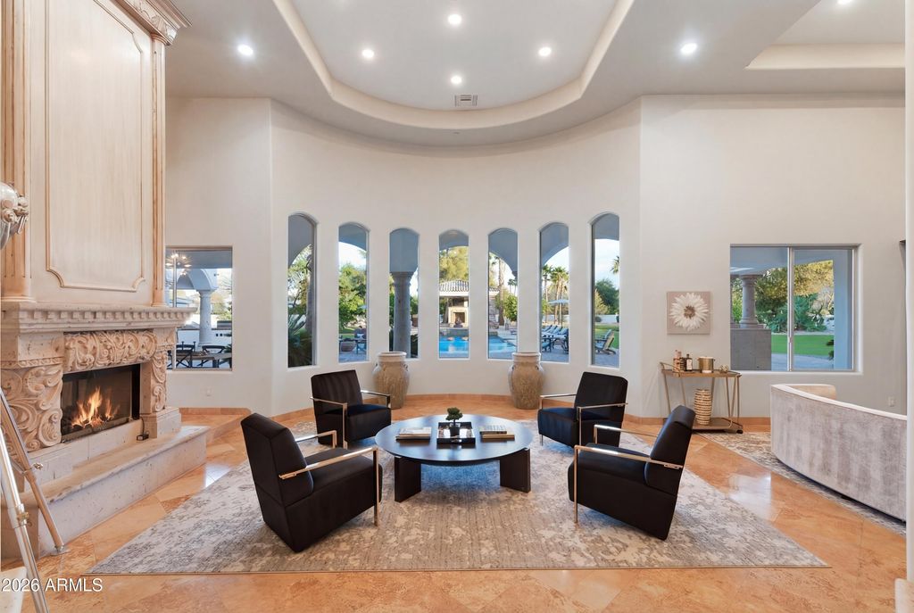 Image 9 of property listing at 9071 N 53rd Place, Paradise Valley, AZ 85253