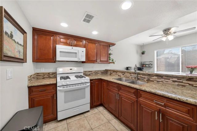 1215 N San Gabriel 309, Azusa, CA 91702
