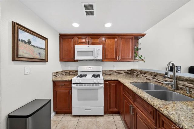 1215 N San Gabriel 309, Azusa, CA 91702