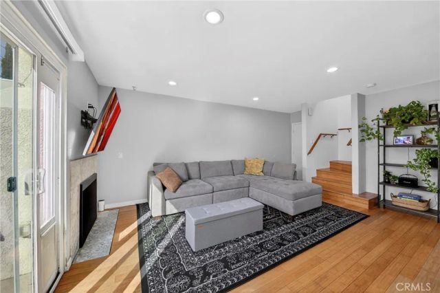 1215 N San Gabriel 309, Azusa, CA 91702