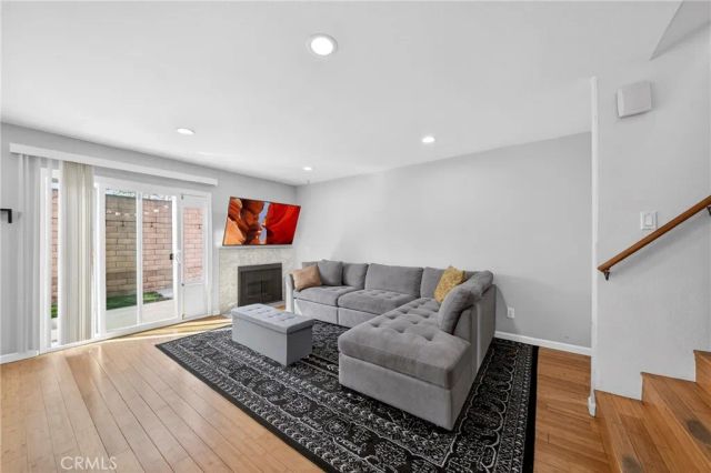 1215 N San Gabriel 309, Azusa, CA 91702