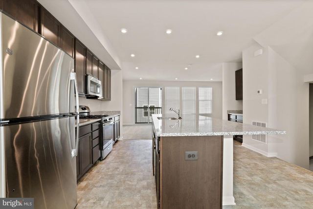 3970 SHIRE MEADOW LN, Triangle, VA 22172