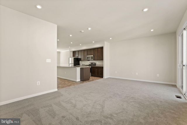 3970 SHIRE MEADOW LN, Triangle, VA 22172