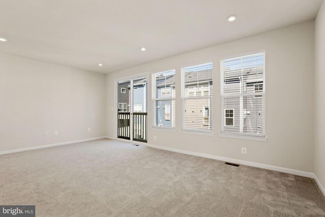 3970 SHIRE MEADOW LN, Triangle, VA 22172