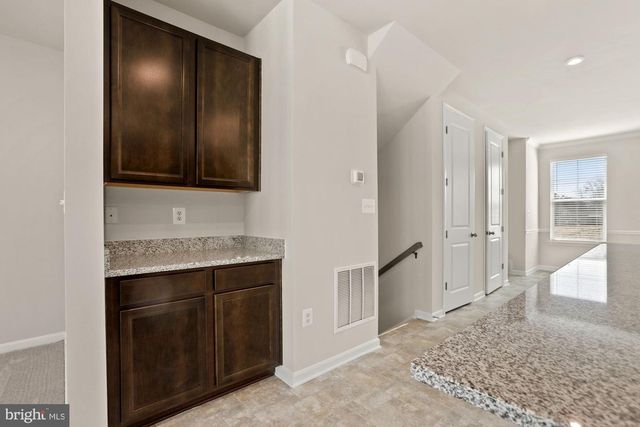 3970 SHIRE MEADOW LN, Triangle, VA 22172