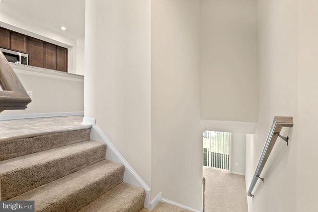 3970 SHIRE MEADOW LN, Triangle, VA 22172