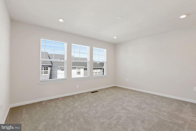 3970 SHIRE MEADOW LN, Triangle, VA 22172