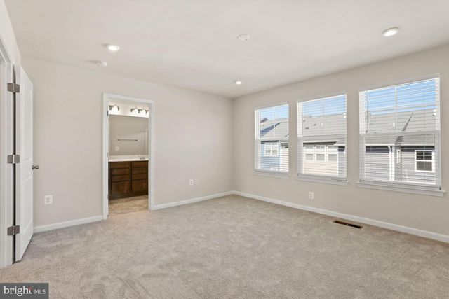 3970 SHIRE MEADOW LN, Triangle, VA 22172