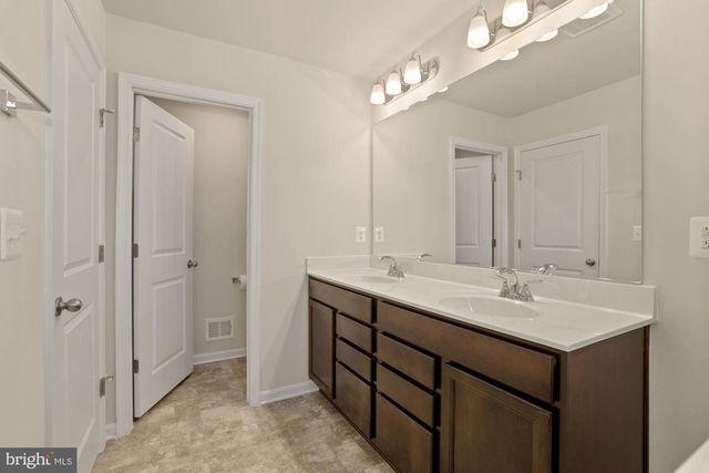 3970 SHIRE MEADOW LN, Triangle, VA 22172