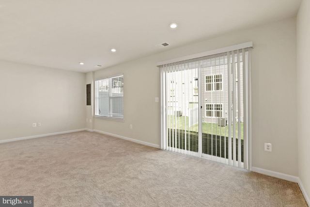 3970 SHIRE MEADOW LN, Triangle, VA 22172