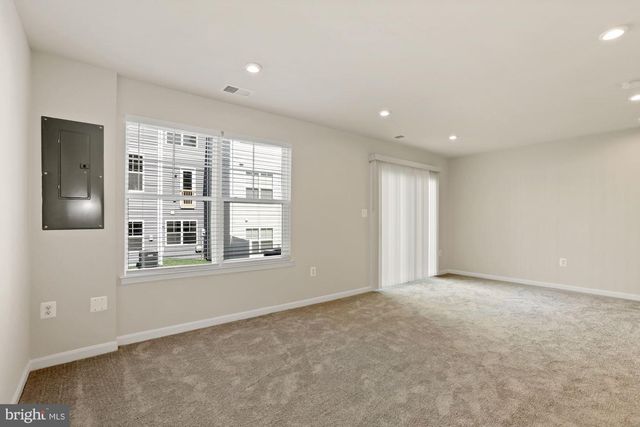 3970 SHIRE MEADOW LN, Triangle, VA 22172