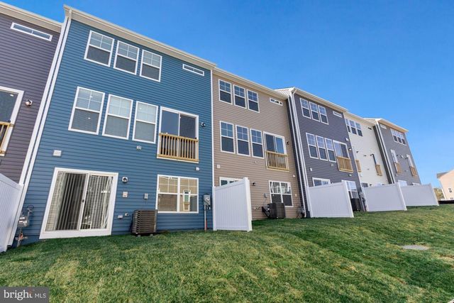 3970 SHIRE MEADOW LN, Triangle, VA 22172