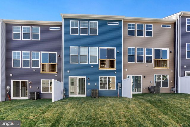 3970 SHIRE MEADOW LN, Triangle, VA 22172