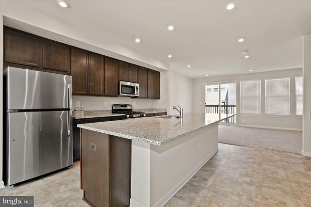 3970 SHIRE MEADOW LN, Triangle, VA 22172