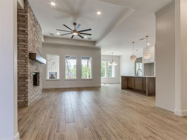 516 S Freedom Drive, Mustang, OK 73064