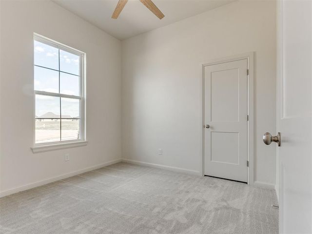 516 S Freedom Drive, Mustang, OK 73064