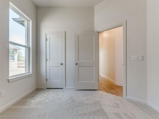 516 S Freedom Drive, Mustang, OK 73064