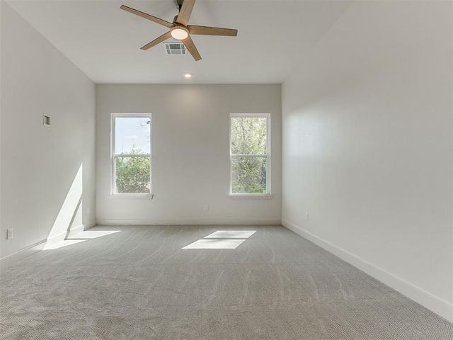 516 S Freedom Drive, Mustang, OK 73064