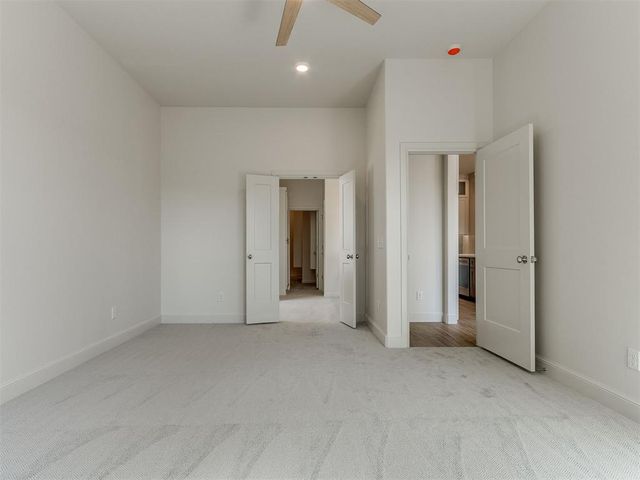 516 S Freedom Drive, Mustang, OK 73064