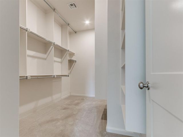 516 S Freedom Drive, Mustang, OK 73064