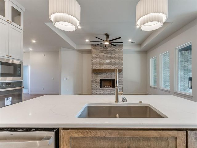 516 S Freedom Drive, Mustang, OK 73064