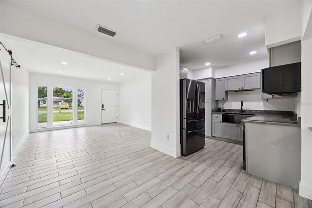 204 W BUCHANON AVENUE, Orlando, FL 32809