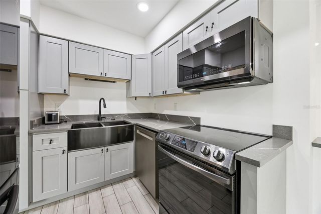 204 W BUCHANON AVENUE, Orlando, FL 32809