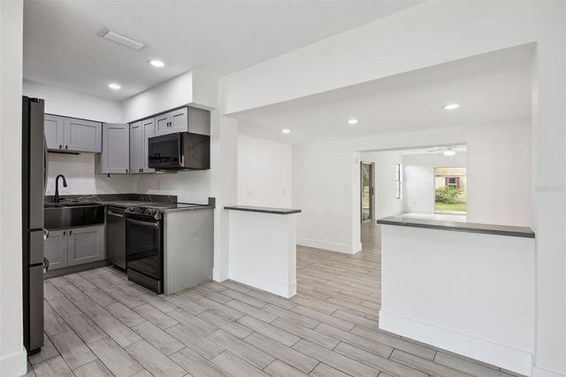 204 W BUCHANON AVENUE, Orlando, FL 32809
