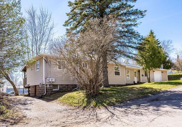 1540 N 7th Avenue E, Duluth, MN 55805