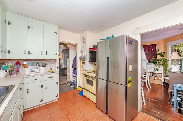 15 Linden Street, Rochester, NH 03867