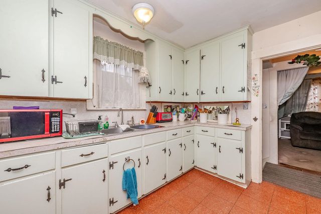 15 Linden Street, Rochester, NH 03867