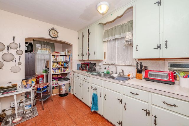 15 Linden Street, Rochester, NH 03867