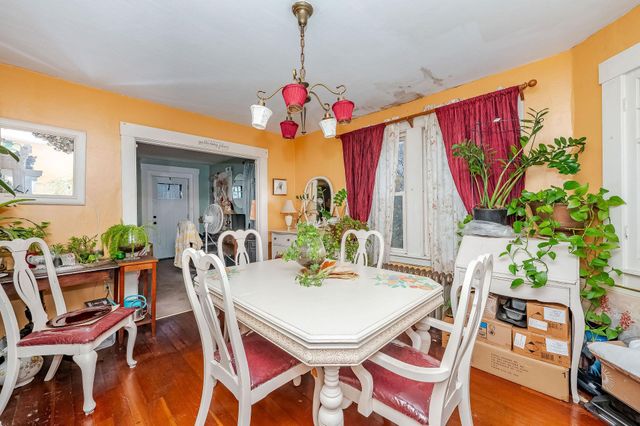 15 Linden Street, Rochester, NH 03867