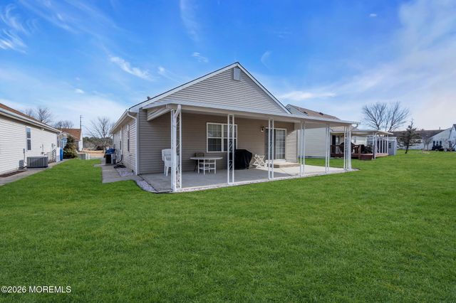 10 Bolton Court, Toms River, NJ 08757