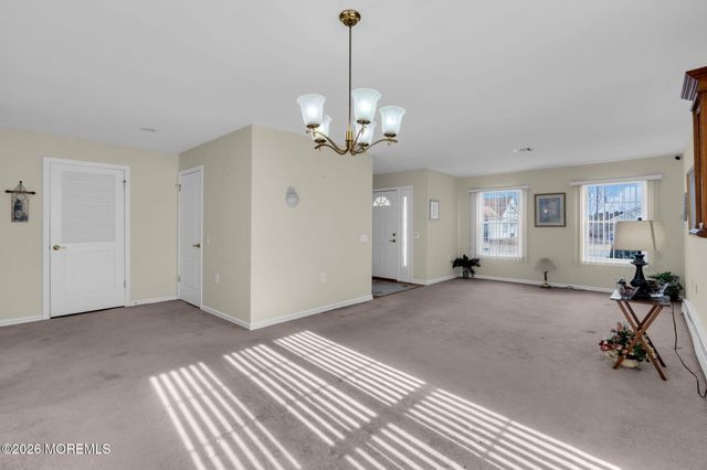 10 Bolton Court, Toms River, NJ 08757