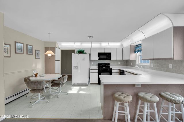 10 Bolton Court, Toms River, NJ 08757