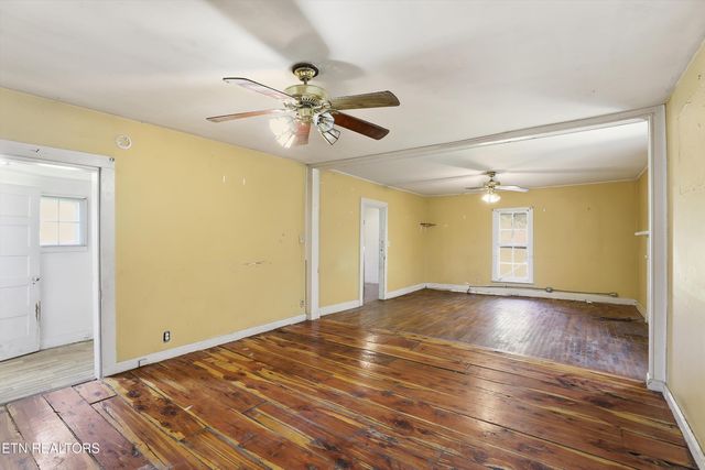 1816 E Brown School Rd, Maryville, TN 37804