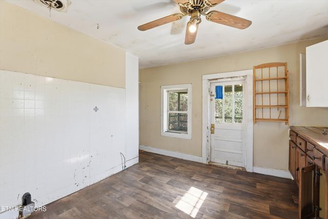 1816 E Brown School Rd, Maryville, TN 37804