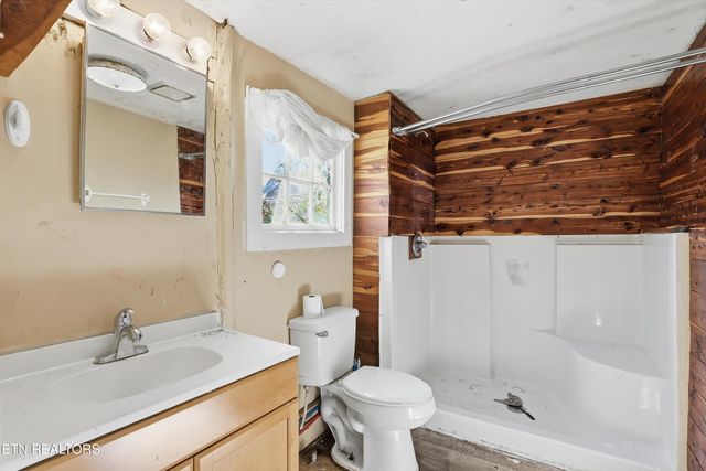 1816 E Brown School Rd, Maryville, TN 37804