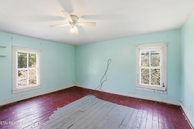 1816 E Brown School Rd, Maryville, TN 37804