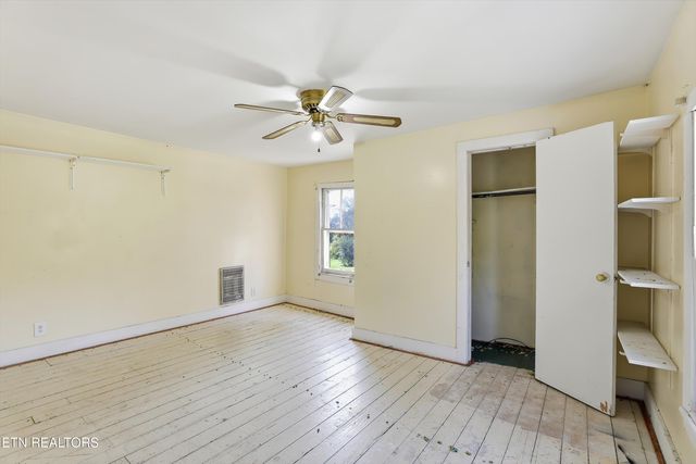 1816 E Brown School Rd, Maryville, TN 37804