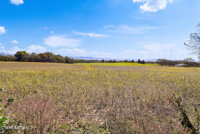 1816 E Brown School Rd, Maryville, TN 37804