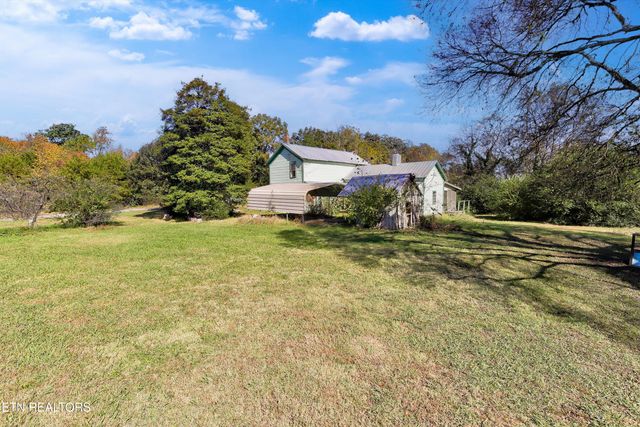 1816 E Brown School Rd, Maryville, TN 37804