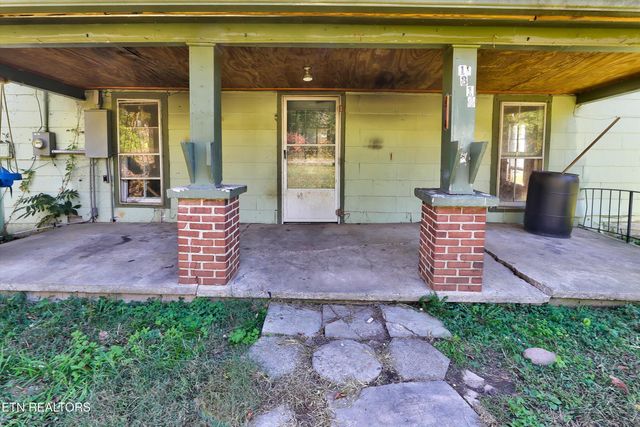 1816 E Brown School Rd, Maryville, TN 37804